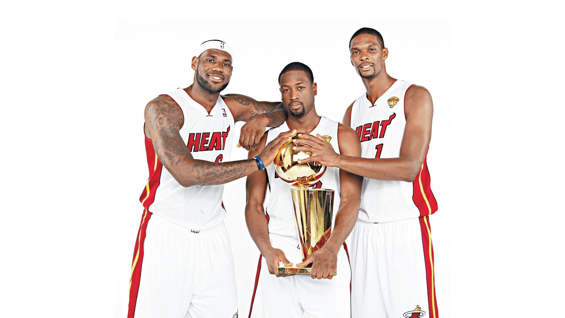 开云体育官方-欧洲杯激情点燃：每一场都精彩纷呈，欧洲杯名场面